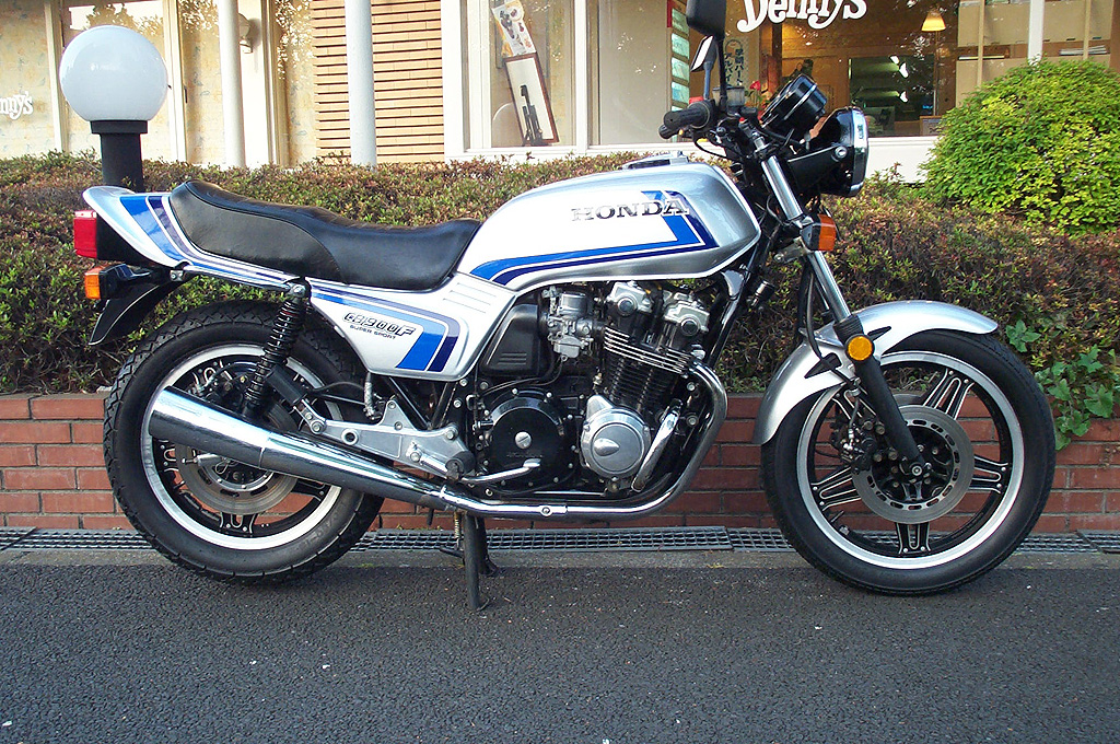 CB900F