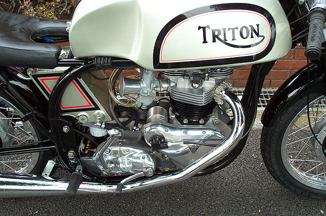 Triton 650 kʑEG^Bonneville haedtl