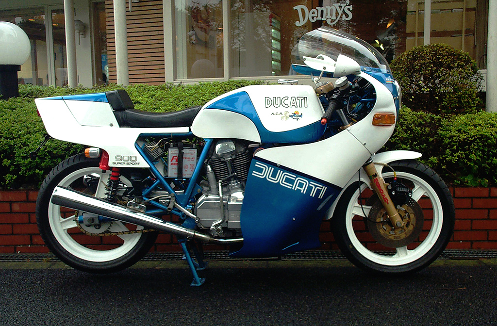 Ducati 900 MHR-Custom