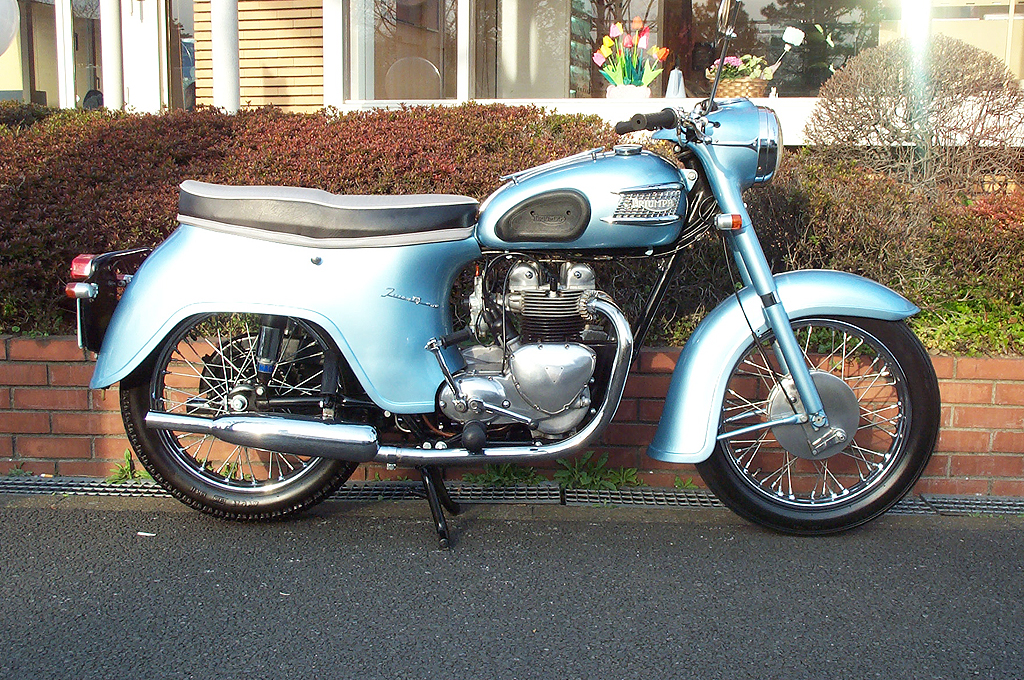 Triumph 3TAk350lTwenty-One Bathtub