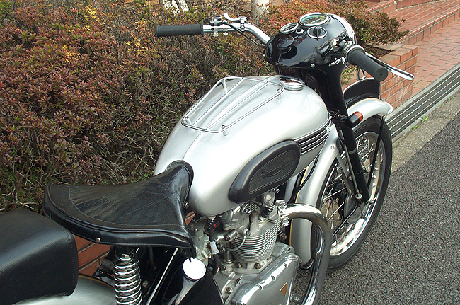 Triumph T100k500l 