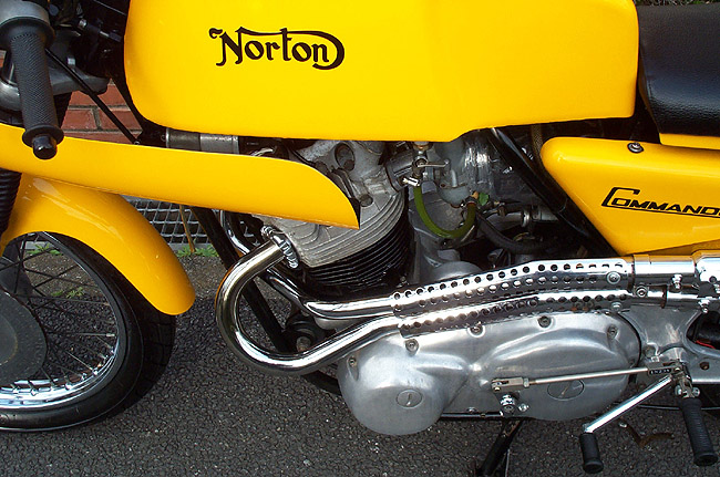 Norton 850 T.T.Racer Replica