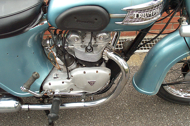 Triumph 3TAk350lBathtub 