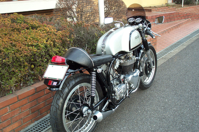 Norton 750 Custom Cafe-Racer