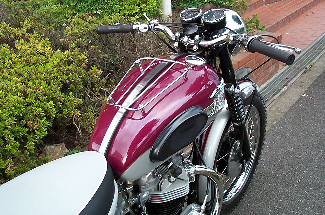 Triumph  sR-6k650lTrophy