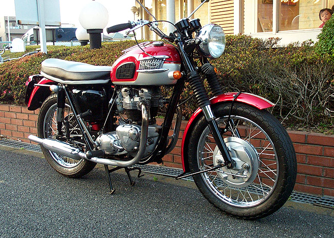 Triumph  sR-6k650lTrophy