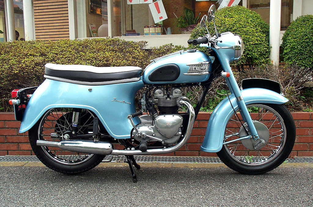 Triumph 3TAk350l Twenty-One