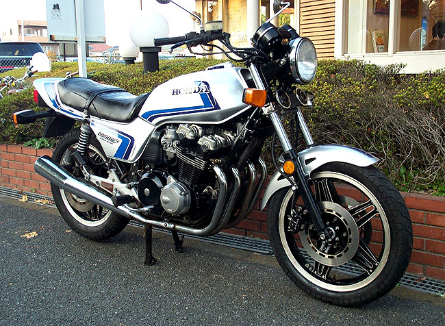 CB900F