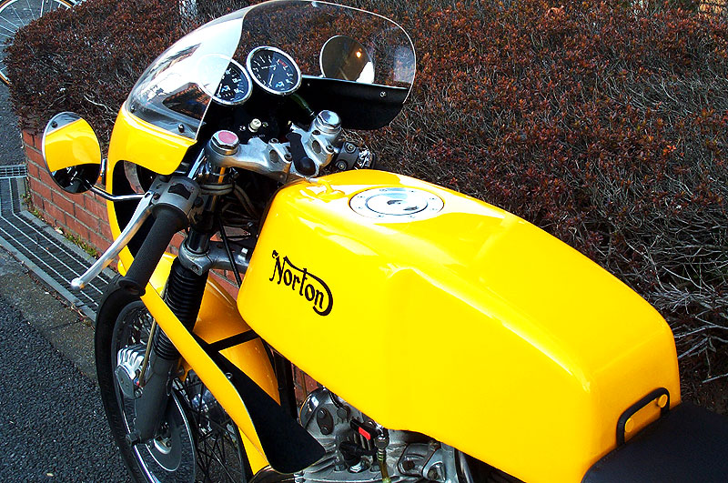 Norton 850 CommandoRacer