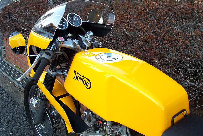 Norton 850 CommandoRacer