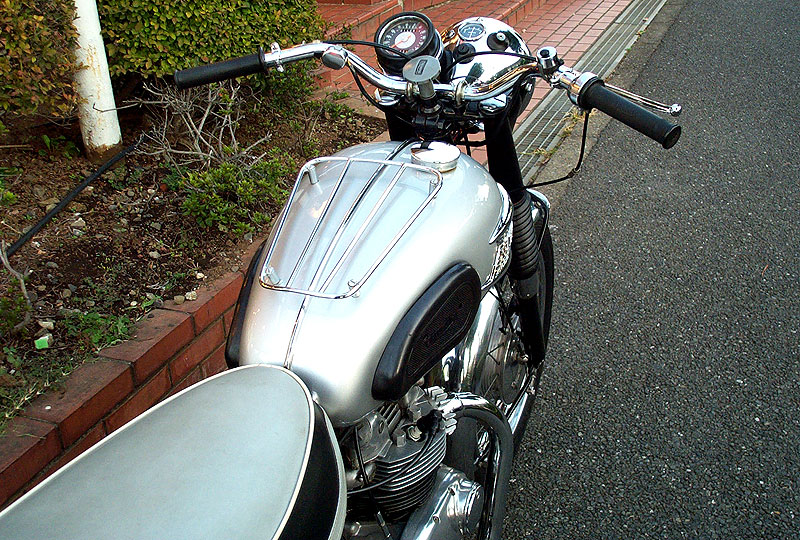 Triumph 3TAk350l