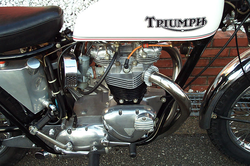 Triumph T120C Boneville Original model