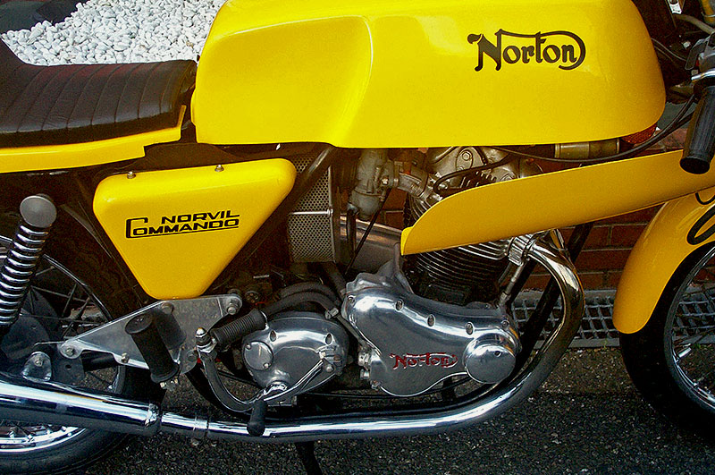 Norton@Commando 850 Caffe-Racer