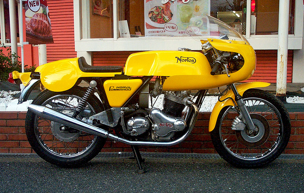 Norton@Commando 850 Caffe-Racer