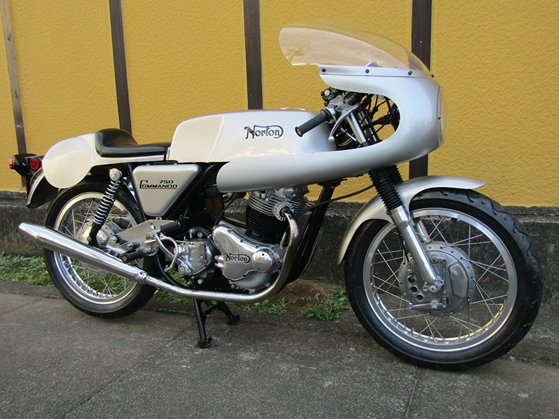 Norton Commando 750 Caffe-Racer