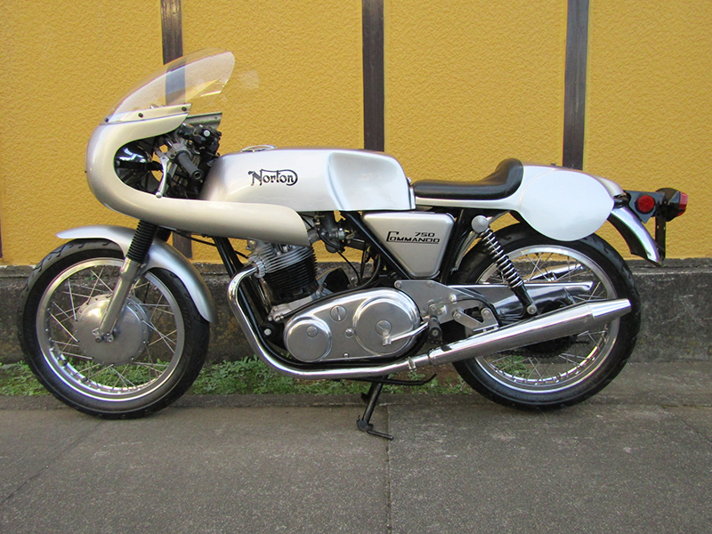 Norton Commando 750 Caffe-Racer