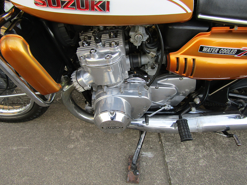 SUZUKI  GT750k^l