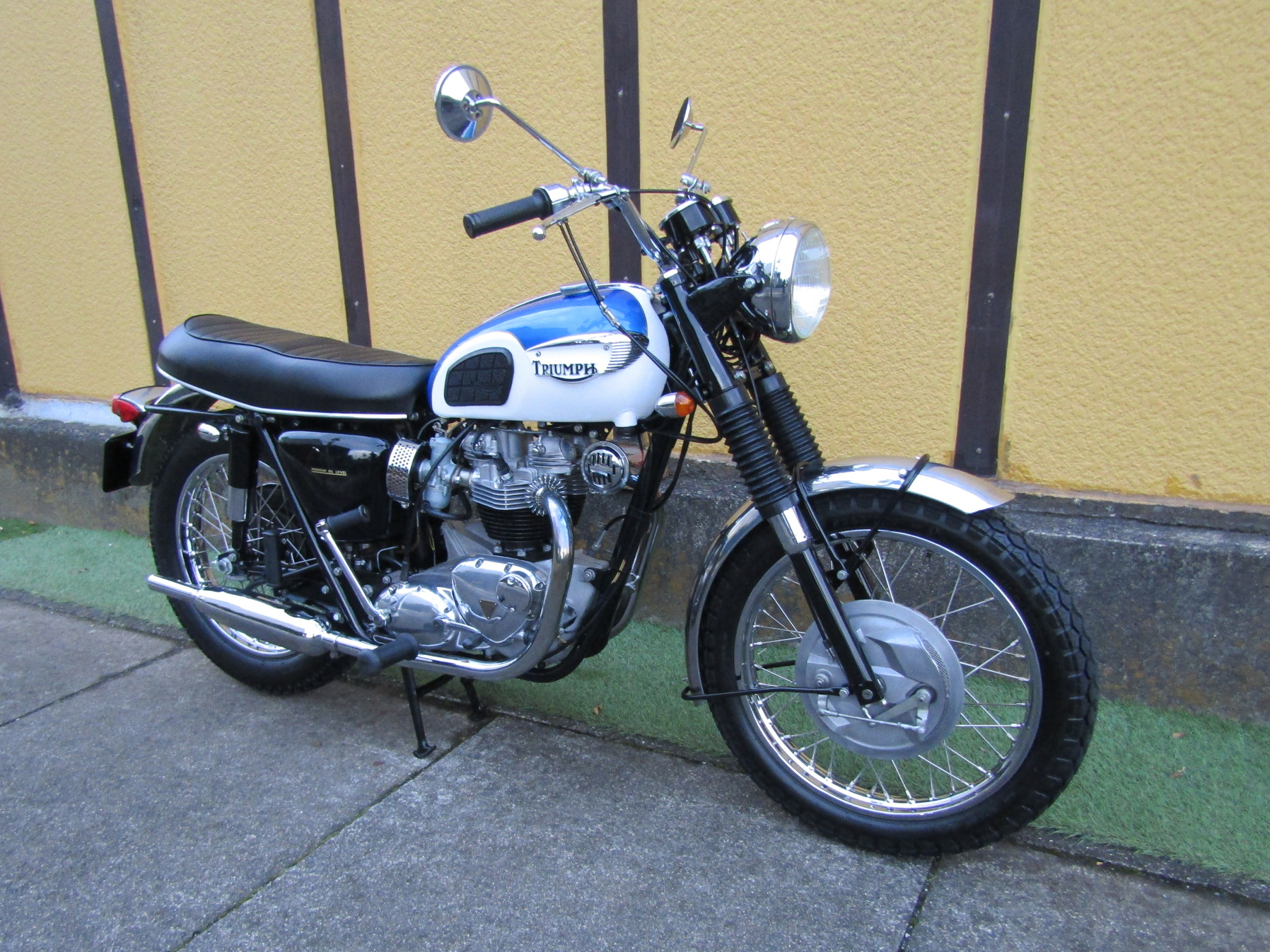 Triumph T120R�k650�lBonnevill