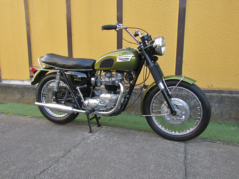 Triumph�@�s�q-�U�k650�lTrophy