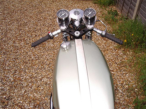 Triton 650kBonneville^EgtETwinLudll 